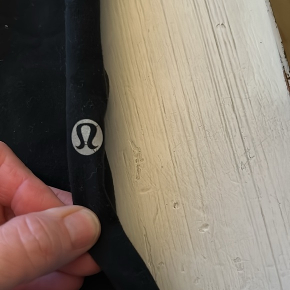 Lululemon capris size 10 - Picture 2 of 4